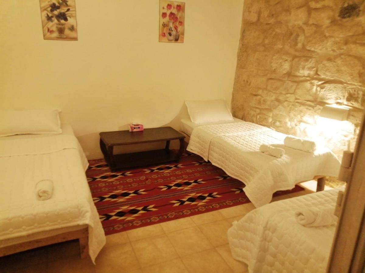 Dana Gardens Hotel Bagian luar foto